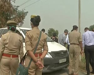 CBI team visits spot where Dalit woman was gangraped in Hathras