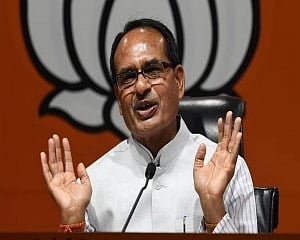 Chouhan says `Bhooke-Nange' slur shows Congress' `culture'