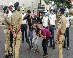 Coronavirus: NSA to be slapped against persons who attack policemen enforcing lockdown in UP