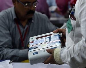 Manipur bypolls: BJP wins 2 seats, Independent 1