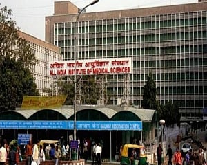 Delhi: COVID-19 positive journalist kills self by jumping off AIIMS building