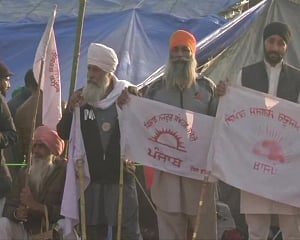 Delhi cold intensifies but protesting farmers undeterred