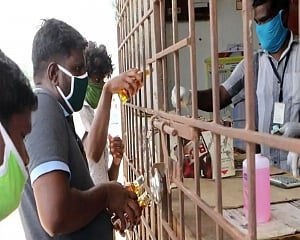 Delhi govt lifts 'special corona fee' on liquor from Jun 10, but raises VAT