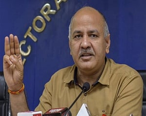 Delhi govt providing correct figure on Corona: Sisodia