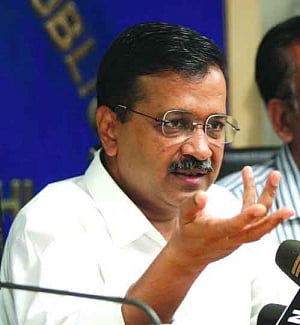 Delhi shuts eateries, limits crowd to 20
