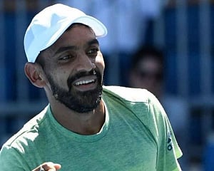 Divij Sharan advances, Bopanna knocked out of Australian Open