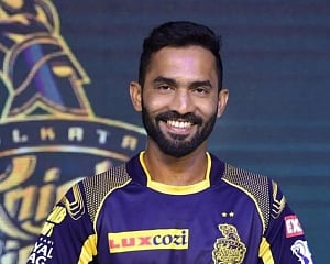 Don't judge Cummins just after one game, says KKR skipper Karthik