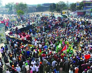 Farmers reject Shah offer, set talk terms