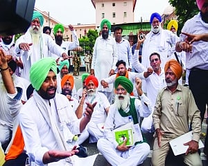 Farmers walk out of Govt meet