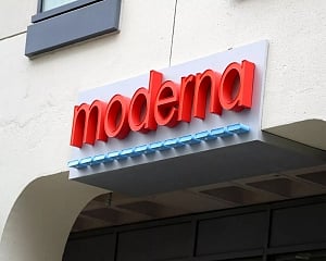 FDA advisors recommend emergency use authorisation of Moderna COVID-19 vaccine