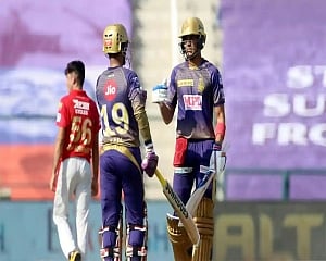Fifties from Karthik and Gill take KKR to challenging 164 for 6
