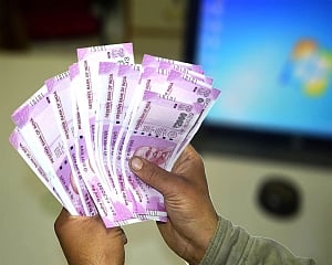 FPIs pull out Rs 12,650 cr in April amid COVID-19 turbulence