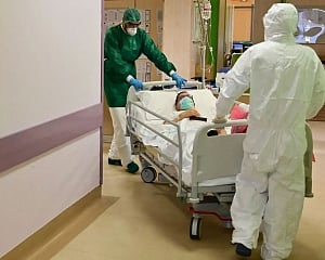 France reports first decrease in coronavirus intensive care patients
