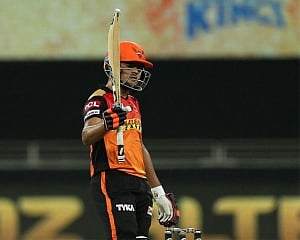 Garg, Abhishek rescue SRH with fighting knocks, take side to 164/5 against CSK