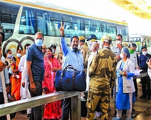 Gehlot scuttles poaching bid