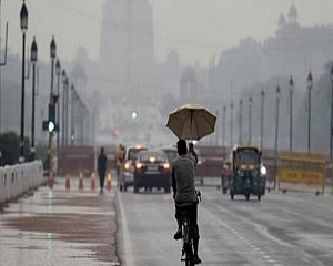 Heavy rains lash Delhi, low-lying areas waterlogged
