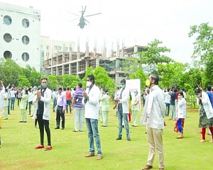IAF salutes Corona warriors at KIMS