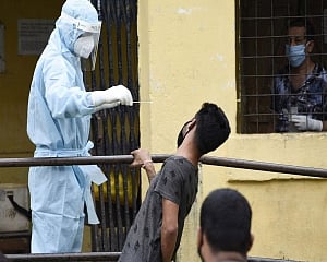 India records 30,548 fresh COVID-19 cases, 435 deaths