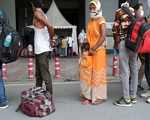 India records 45,903 new COVID-19 cases, 490 more deaths