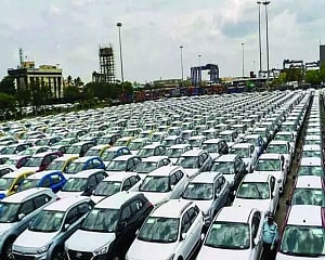 June auto sales on slow road to recovery, still in -ve territory
