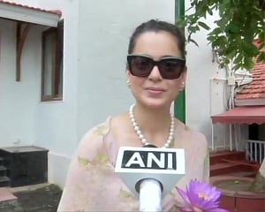 Kangana meets Maha Governor, requests 'justice be given to me'