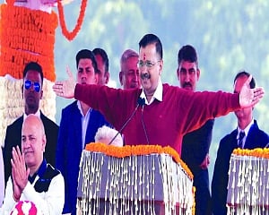 Kejriwal seeks Modi’s blessings in 3rd innings