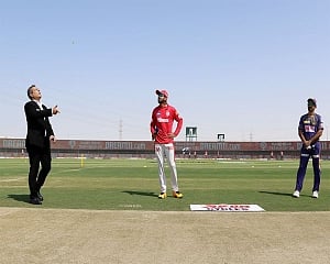 KKR win toss, opt to bat