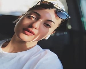 Lockdown diaries: Sonakshi Sinha sat in her 'parked car'