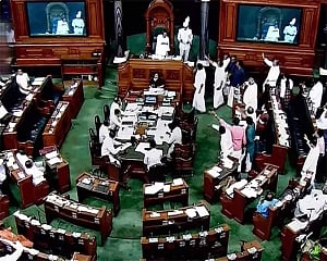 LS proceedings disrupted as Cong members raise slogans