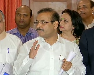 Maha reports 2,100 new COVID-19 cases, tally 37,158: Tope