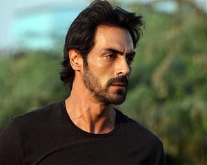 Manav Kaul, Anand Tiwari test postive for COVID-19 on set, Arjun Rampal quarantined