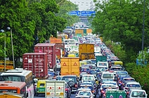 Markets deserted on Day 1 in Delhi
