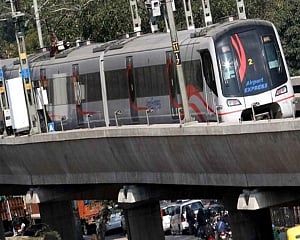 Metro launches free WiFi services on Airport Express Line