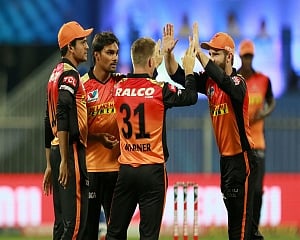 MI score 149/8 against SRH