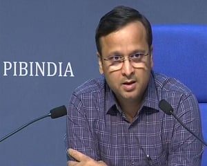 Ministry: Corona infection rate is low; no community transmission yet