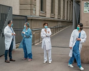 More than 900 virus deaths in Spain for second day