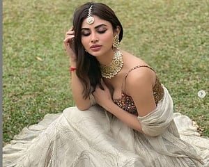 Mouni Roy stuns in ethnic chic