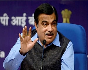 MSME sector on verge of collapse: Gadkari