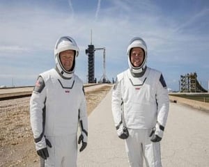 NASA astronauts aim for Florida coast to end SpaceX flight