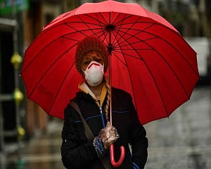Nearly 1,000 new virus cases in Spain in 24 hours