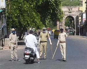 Night curfew in Maha civic corporation areas from Dec 22-Jan 5