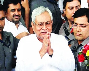 Nitish salutes people for giving majority to NDA in Bihar