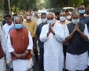 Nitish unanimously elected as leader of NDA in Bihar; to return as CM