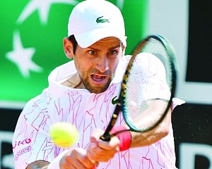 Novak remains perfect