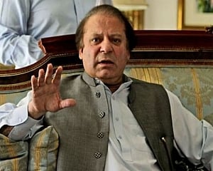 Pak govt asks Sharif to return, face justice