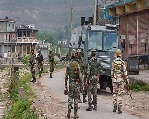 Pak shells 3 sectors along LoC in Poonch