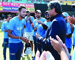 Pandya no patch on kapil: Razzaq