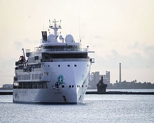 Passengers from virus-stricken ship land in Australia