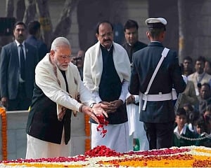 PM, President pay homage to Gandhi on 72nd death anniversary