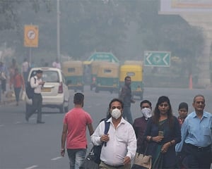 Pollution levels dip slightly in Delhi